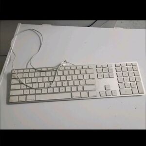 Genuine Apple Mac 2 USB Port Slim Wired Keyboard A1243 TESTED!